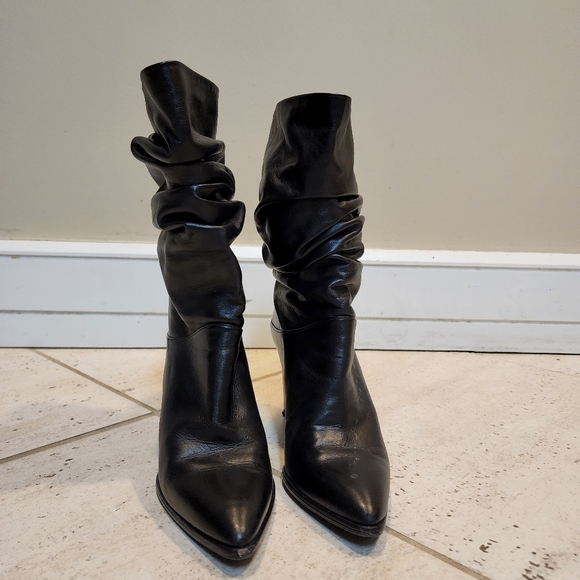 Stuart Weitzman boots - Picture 6 of 9